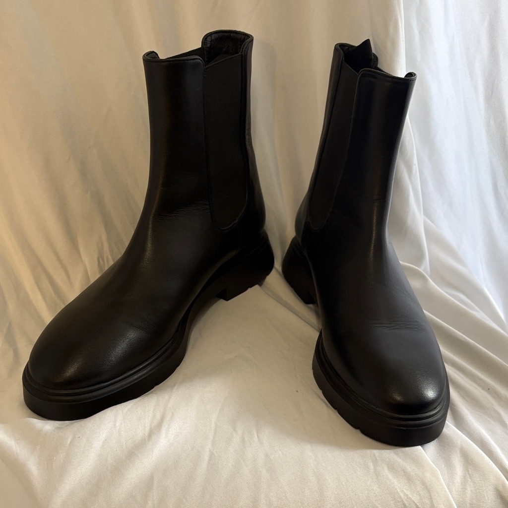 Stuart Wietzman Black Leather Chelsea Boots